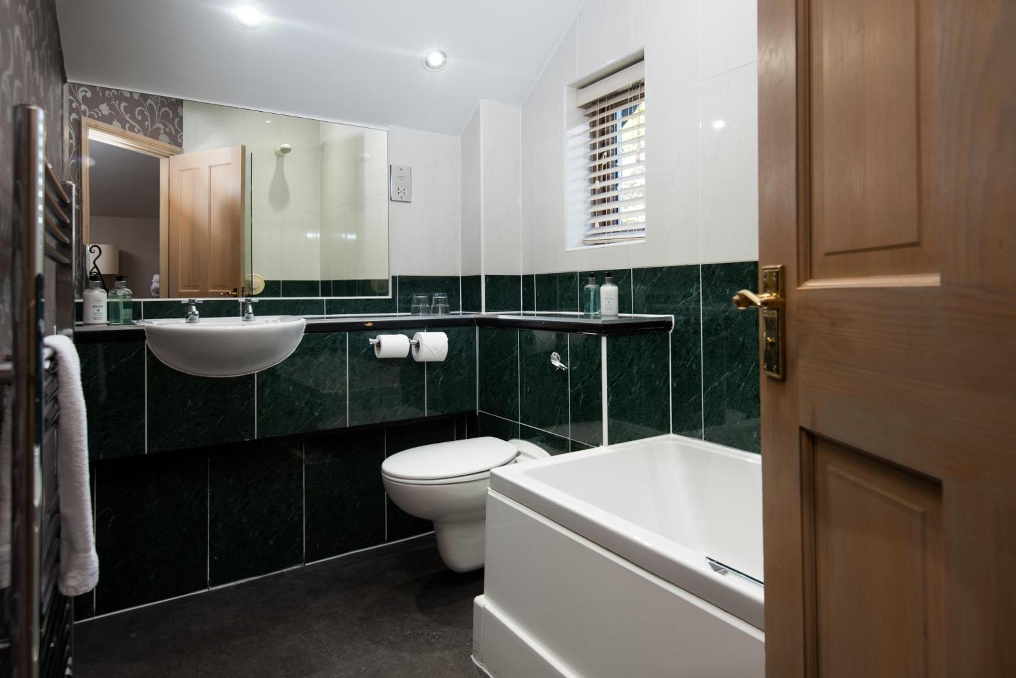 Windermere Rooms At The Wateredge Inn Ambleside Extérieur photo